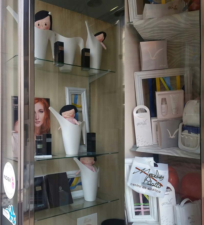 Escaparate de otoño 2016 en el centro de estética Mercedes Patallo de GIjón