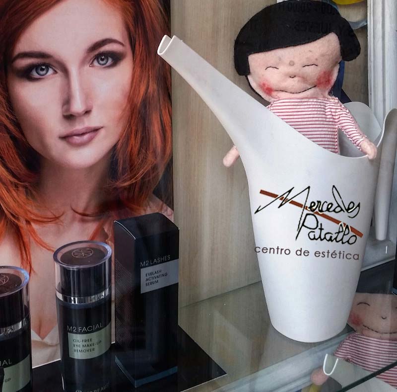 Escaparate de otoño 2016 en el centro de estética Mercedes Patallo de GIjón