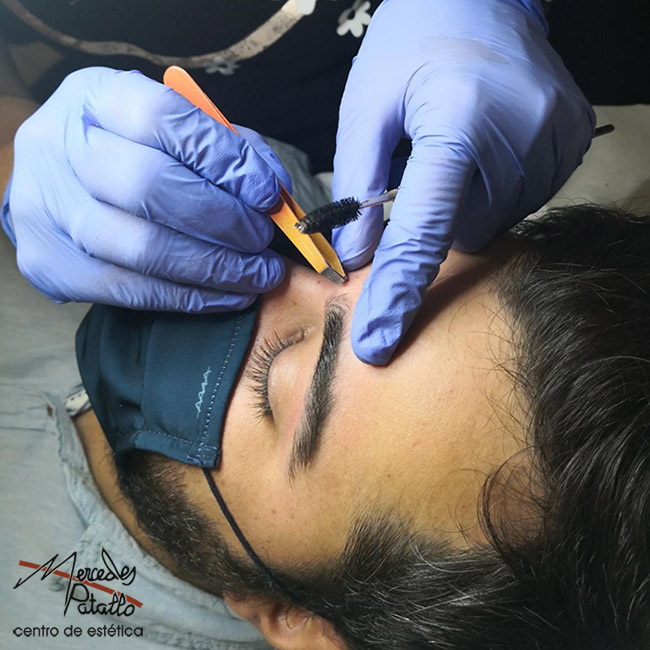 Depilación de cejas en hombres en Gijón - Centro de Estética Mercedes Patallo