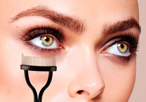 El mejor peine para pestañas del mercado a la venta en Mercedes Patallo de Gijón: Eyelash Comb de M2 Beauté