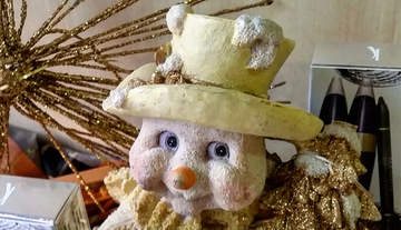 Escaparate de Navidad en nuestro centro de estética en Gijón